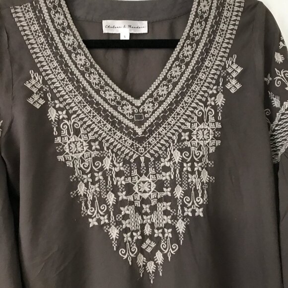 Boho Chelsea and Theodore Embroidered V-neck Top Small - Picture 7 of 12